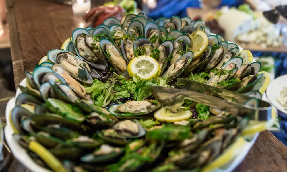 Mussels served during wedding cocktail hour