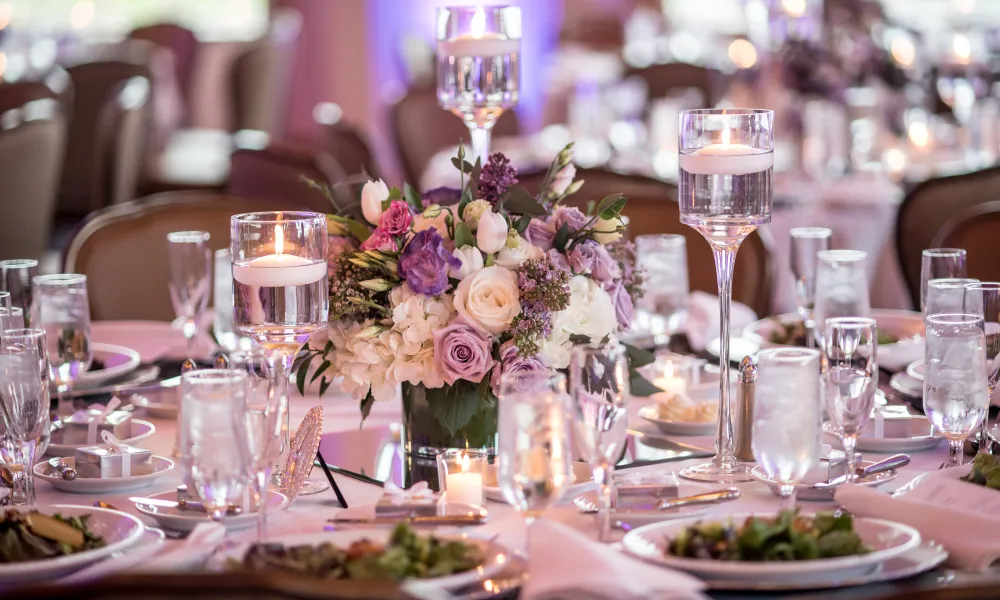 Wedding table decorations with flowers