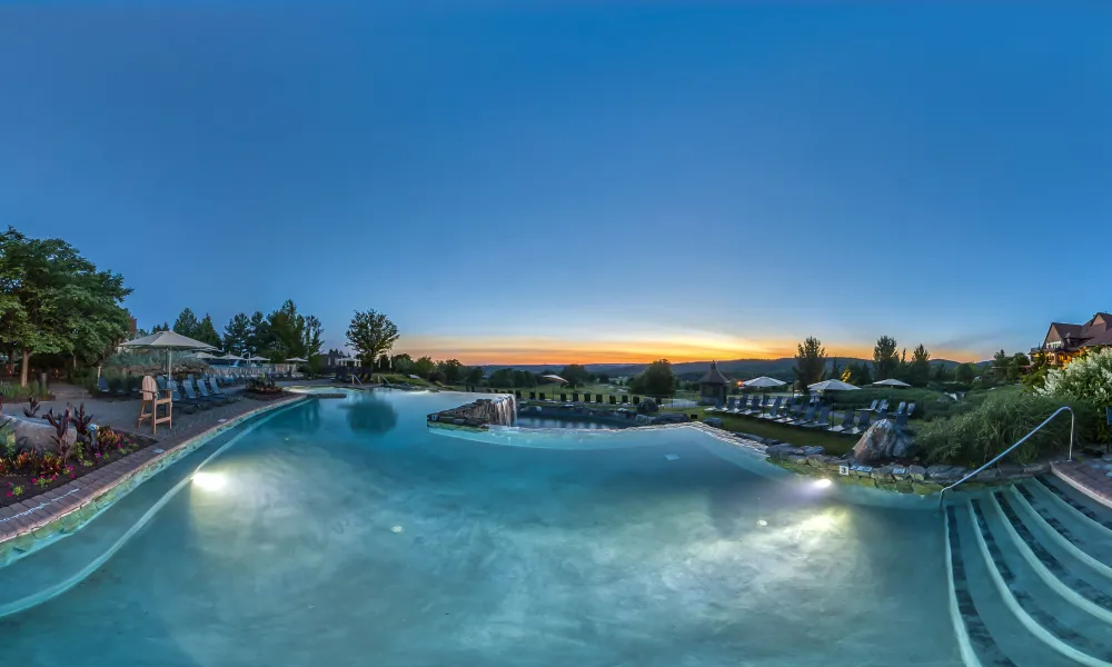 Panoramic view of a sunset at vista 180 pool.