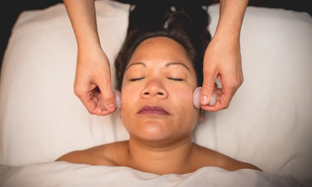 Rose quartz facial