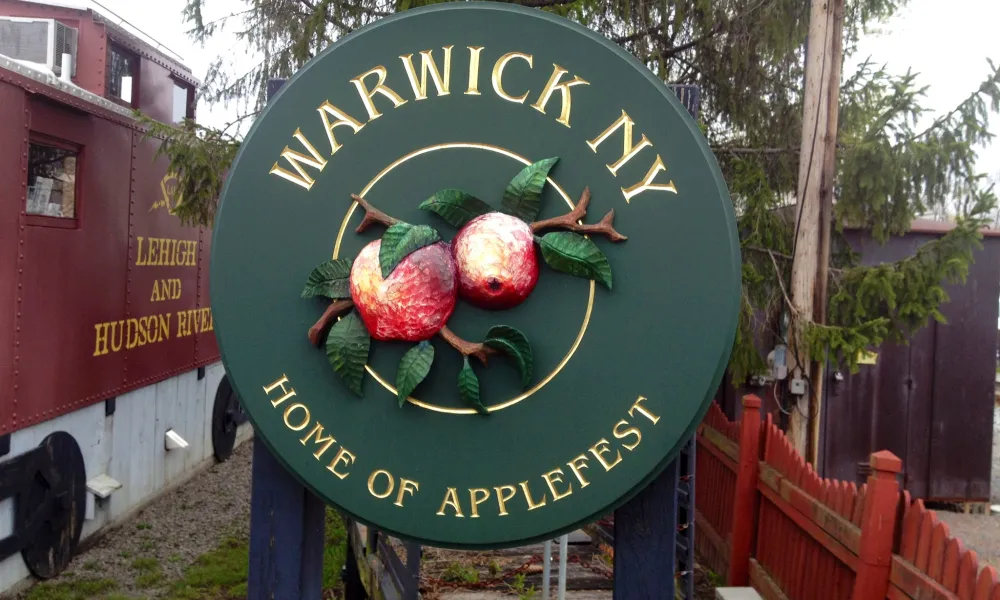 Warwick Applefest Sign