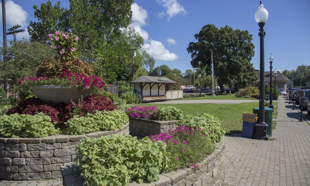 Park in downtown Warwick