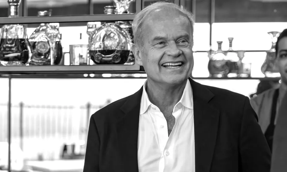 Kelsey Grammer in black and white.