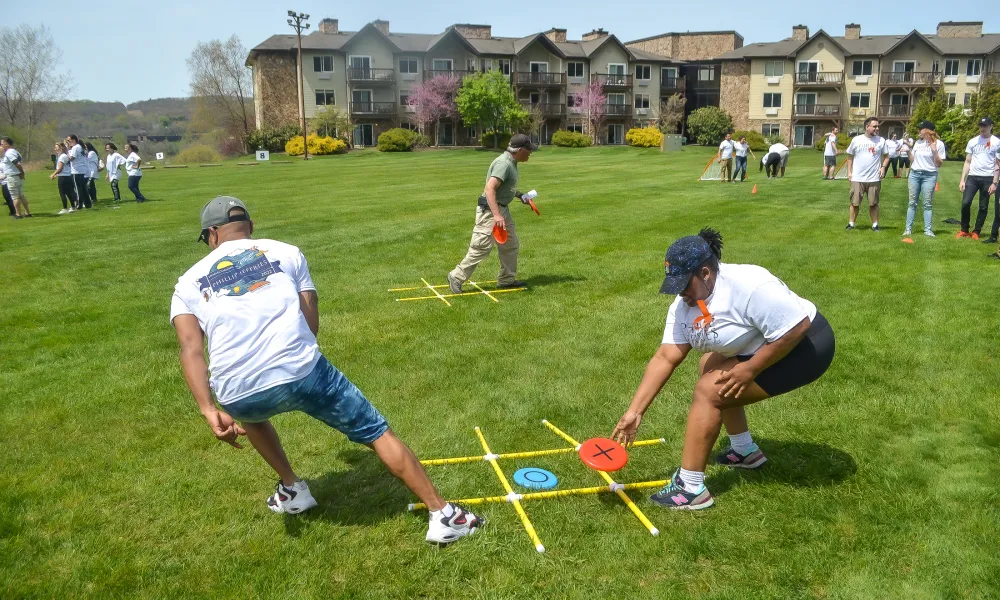 Corporate group teambuilding tic tac toe race