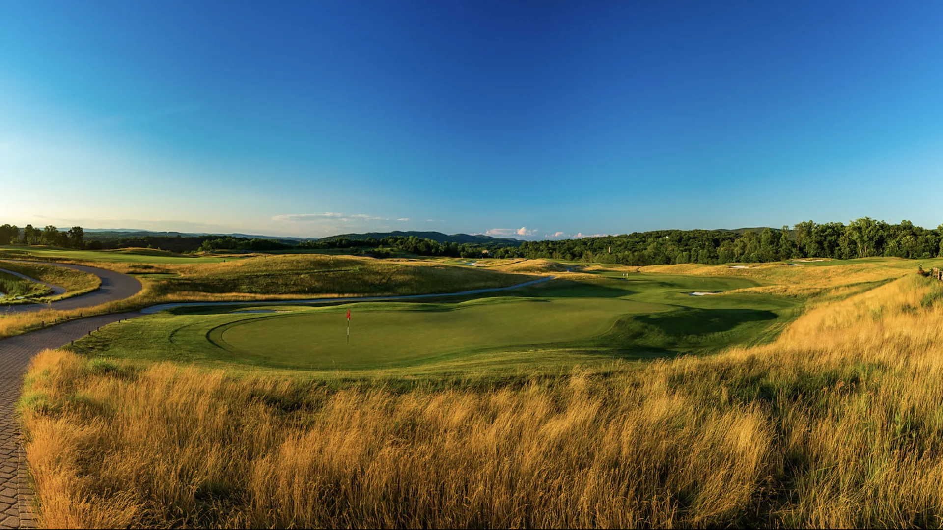 18th hole at Ballyowen Golf course