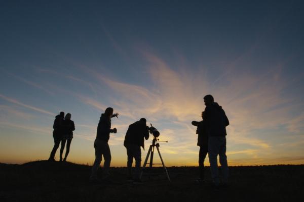 Stargazing teambuilding activity